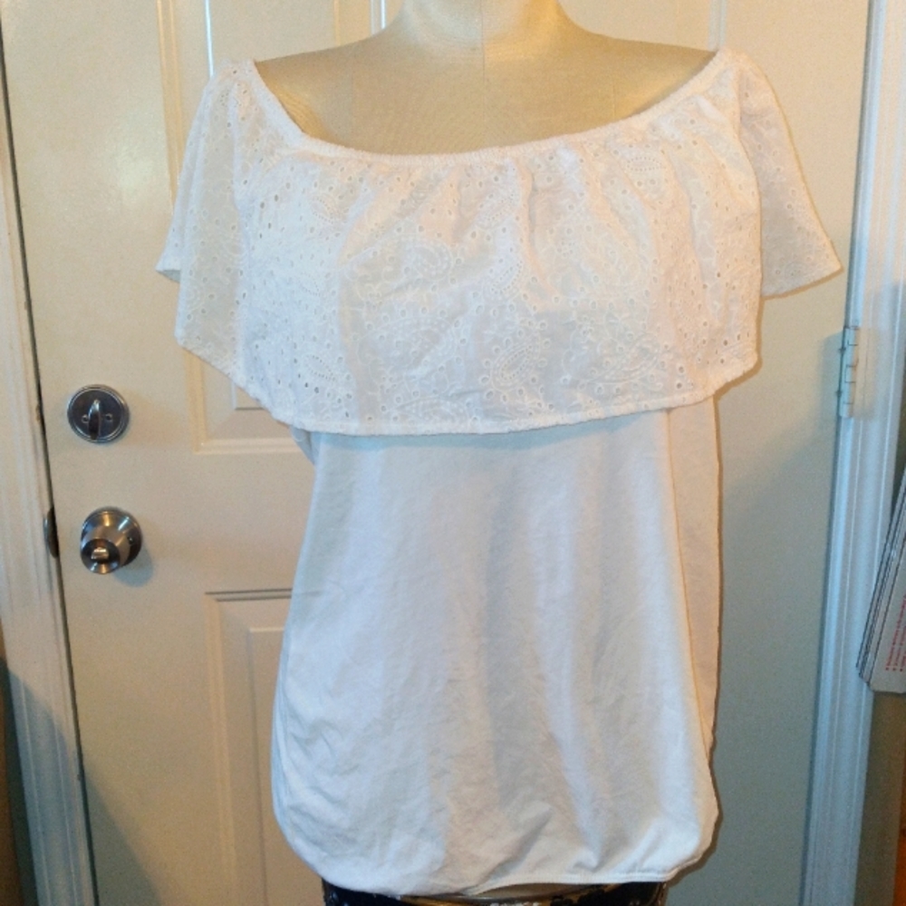 Nwt Torrid cotton jersey off the shoulder eyelet top